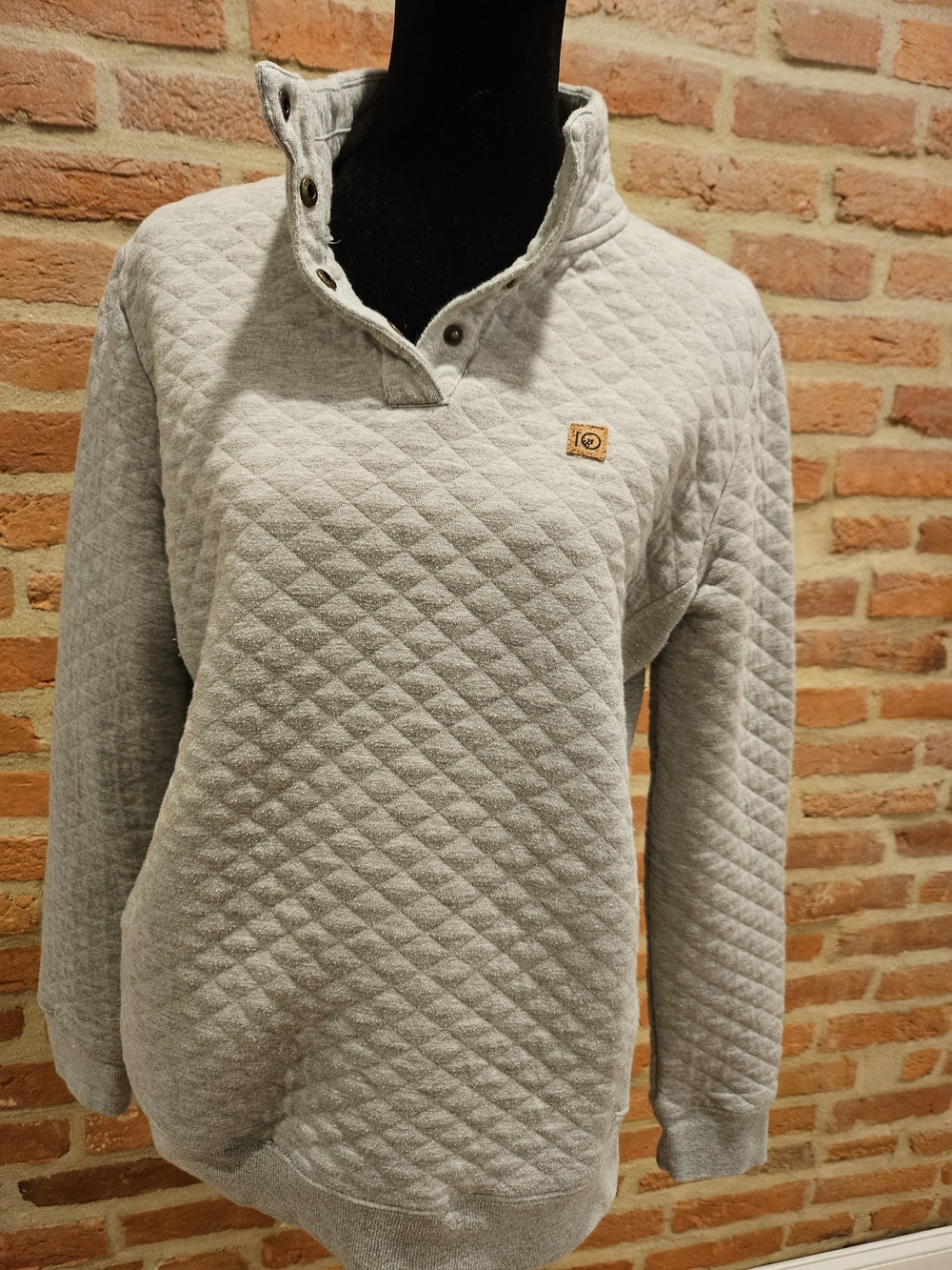 tentree Quilted Snap-Neck Sweatshirt in Light Gray